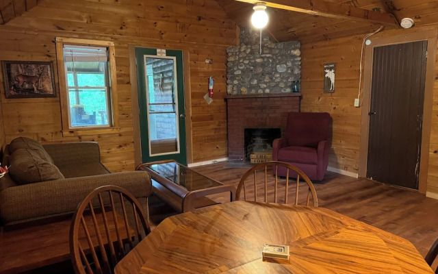 Kennebec Riverside Cabins