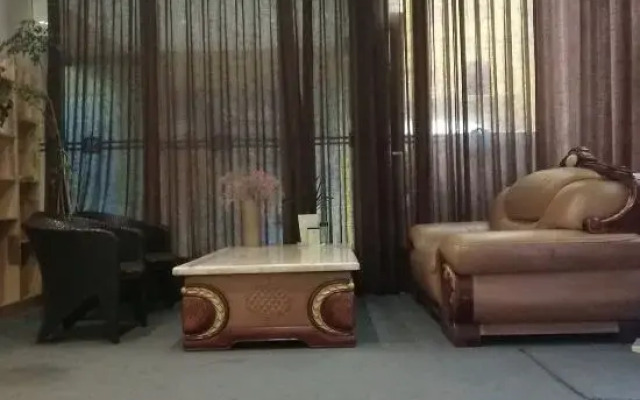 Quanna Hotel (Zhengzhou Railway Station Yinji Plaza)
