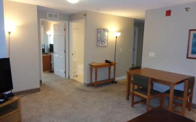 Riverview Suites Apartments