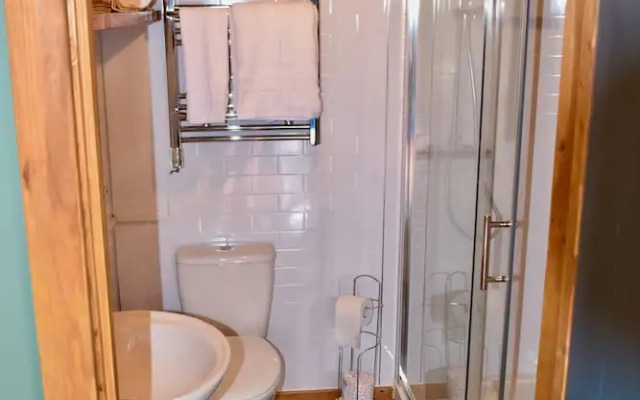 2-bed 18th Century Barn - Sleeps 6 - Pet Friendly