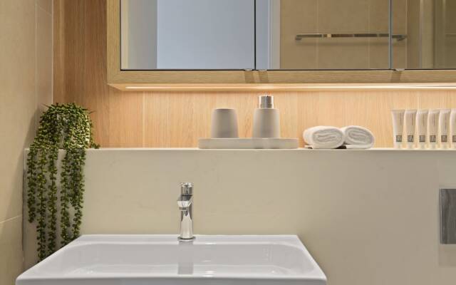 New Contemporary Apartment near Macquarie Centre