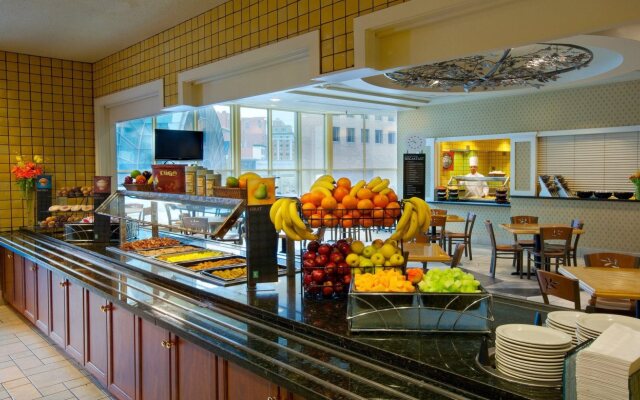Embassy Suites by Hilton Indianapolis Downtown
