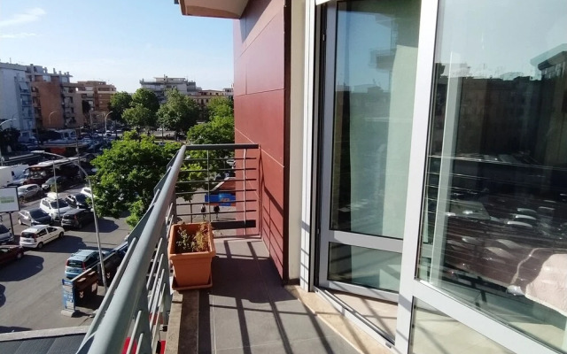 Nice Apartment Close Metro C - Mirti