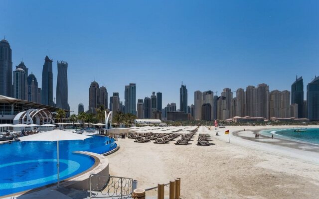 Grand Millennium Dubai Hotel