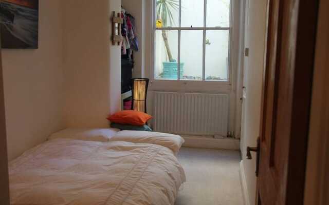 Central Brighton 2 Bedroom Apartment