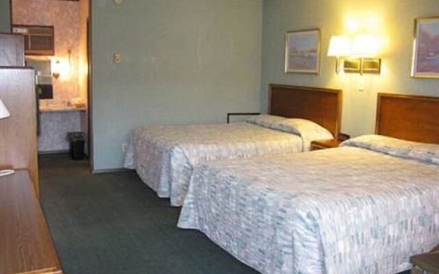 Mayflower Motel And Suites