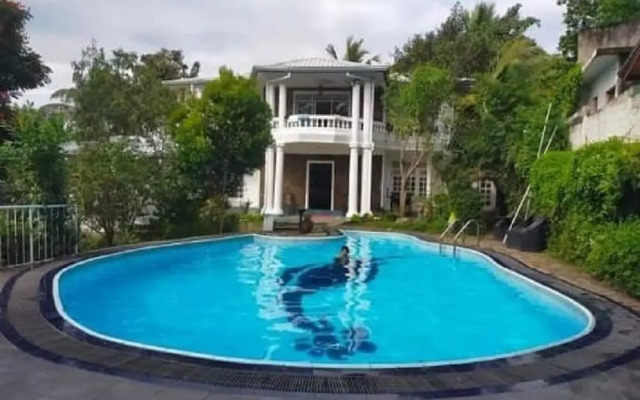 The Kandy Mount Layathraa