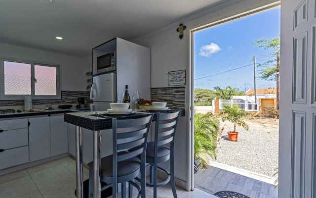 Love and Peace Vacation Rental Aruba