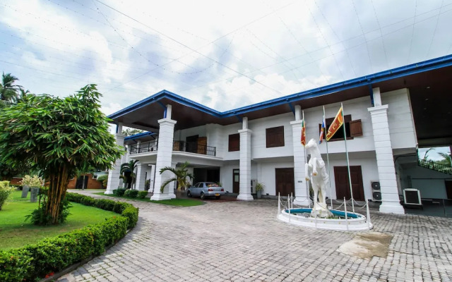 OYO 242 Dhanamuthu Hotel And Banquets