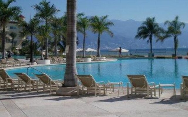 Bay View Grand by Hbm