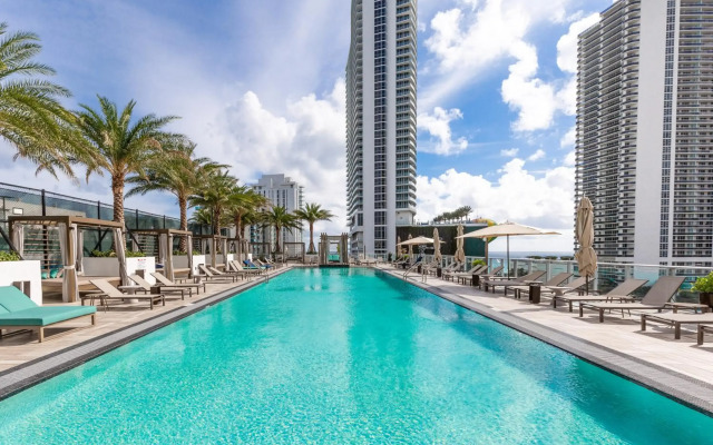 HYDE Beach House Resort Rental