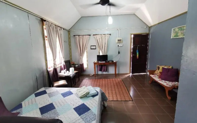 OYO 89873 Nurbayu Chalet
