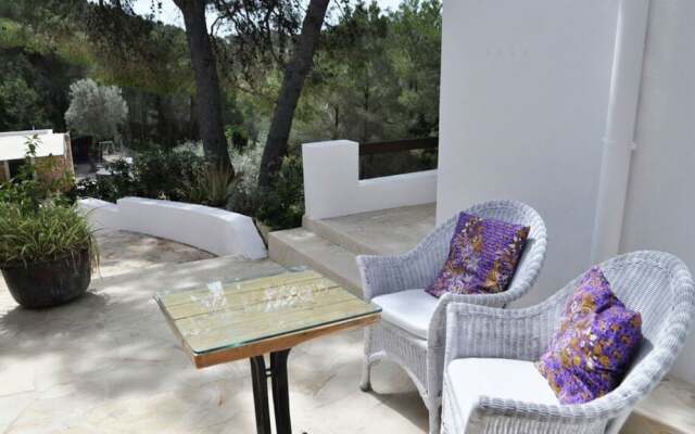 Stunning, Spacious Villa Within Walking Distance of the Charming Village of San Carlos