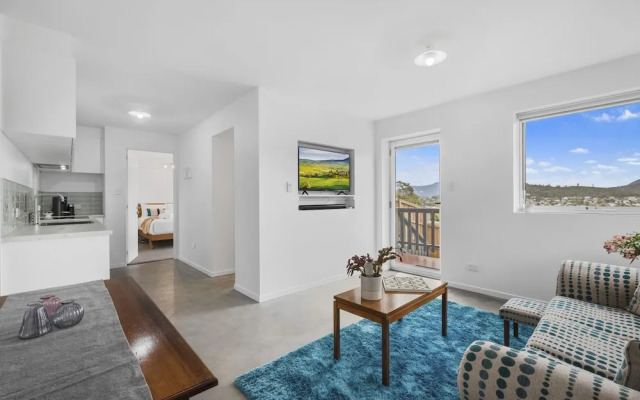 Cosy Cottesloe - Mount Wellington View