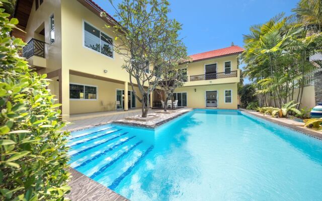 Walking Street Pool Villa by All Villas