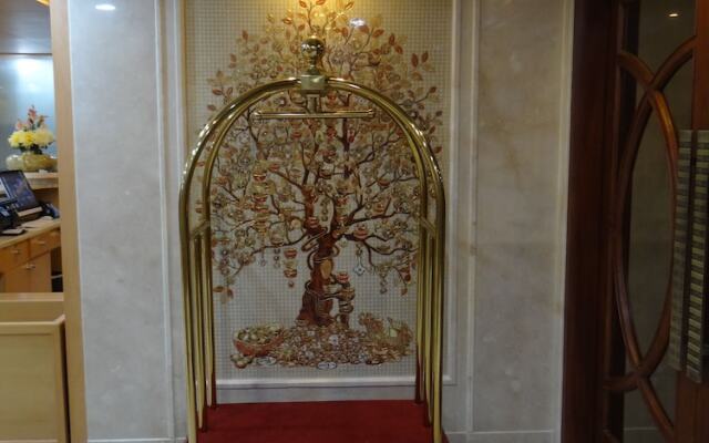 Hotel Gms Grand
