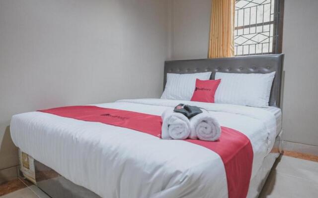 RedDoorz Syariah near Jamtos Jambi 2