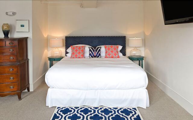 The Lindsey Hotel
