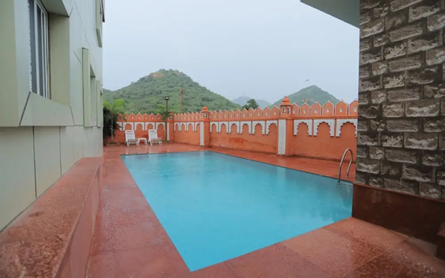 Raha Hotel
