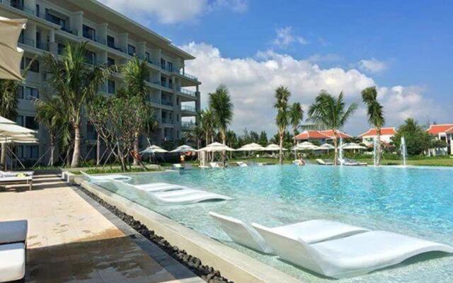 One Bedroom Apartment with Sea View