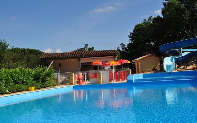 Camping Des Bastides Logements Insolites