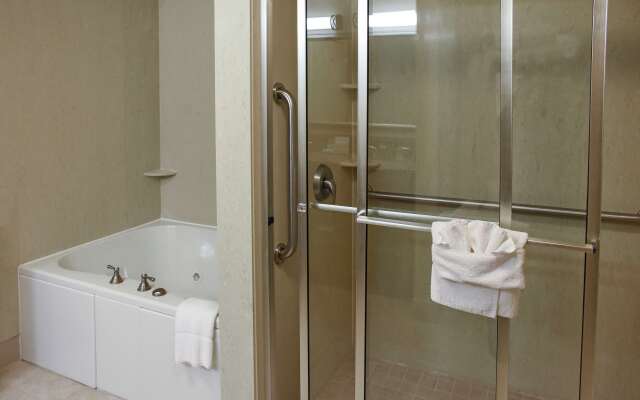 Hampton Inn & Suites Youngstown-Canfield