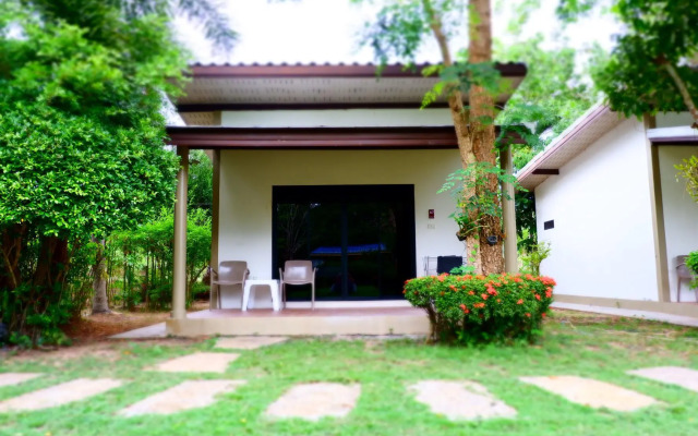 Saphli Villa Beach Resort