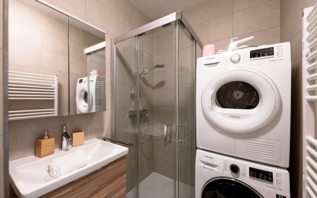 Renovated Chic Studio 5 Min to City Ctr