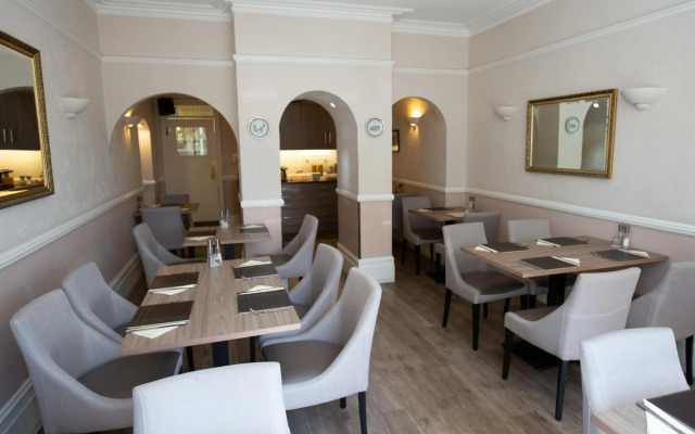 The Corner House Hotel Gatwick