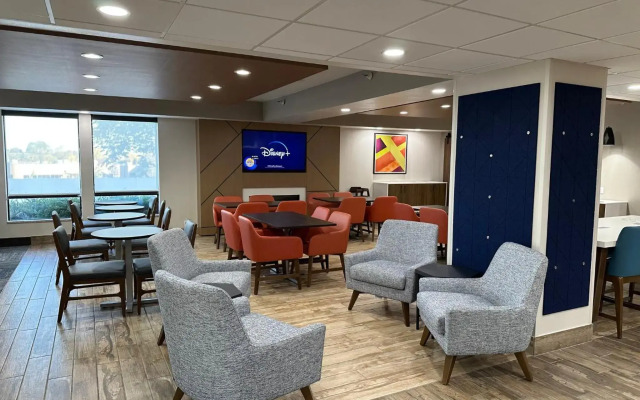 Holiday Inn Express & Suites Eden Prairie – Minneapolis by IHG