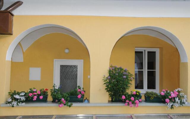 Apartments Alter Platz