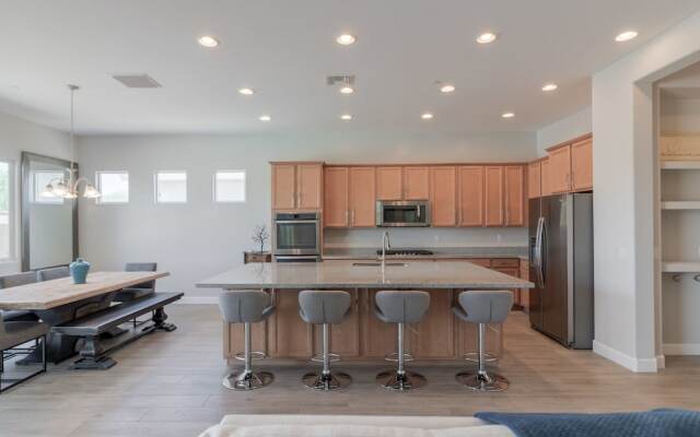 3 Bedroom Home with Outdoor Pool
