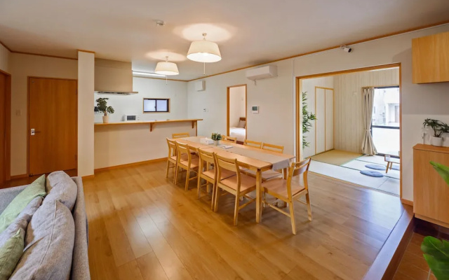 Orange Line – Guest Rooms – Onna