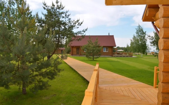 Загородный отель «Лесное озеро»