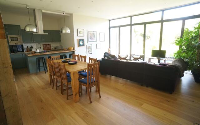 3 Bedroom House in Kensal Rise