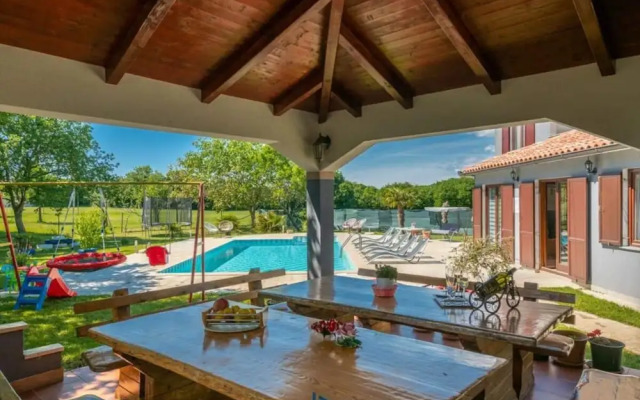 Adalene Comfortable Holiday Residence