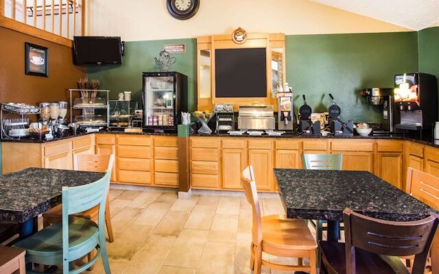 Americinn - Menomonie