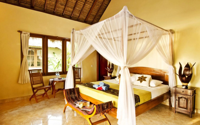 Mushroom Beach Bungalow