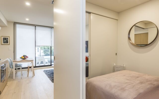 Air Conditioned One Bedroom with Pool Close To CBD
