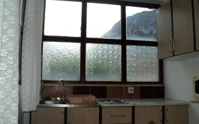 Apartments Škaljari