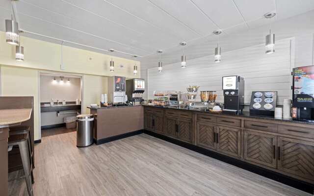 SureStay Hotel by Best Western Virginia Beach Royal Clipper