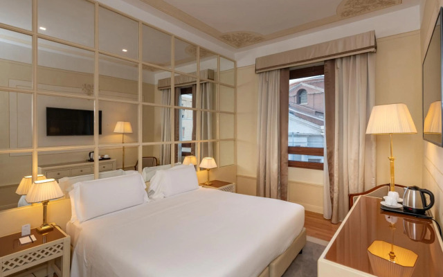 Отель Golden Tulip Rome Piram