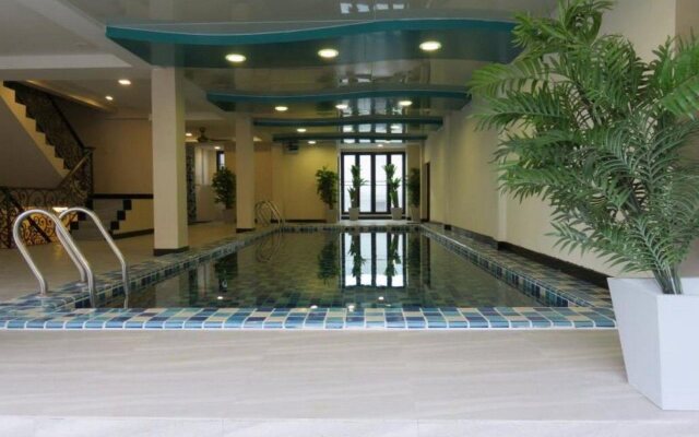 Nida Rooms Regal Marble Hotel