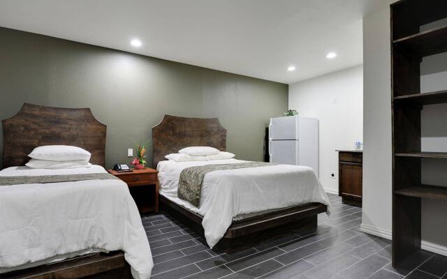 Romantic Inn & Suites