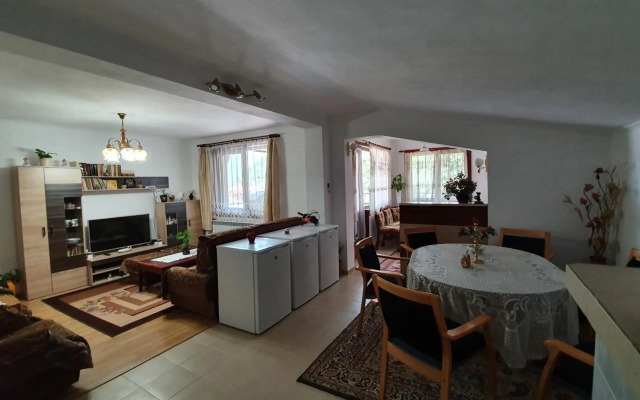 Къща за Гости Солакови **