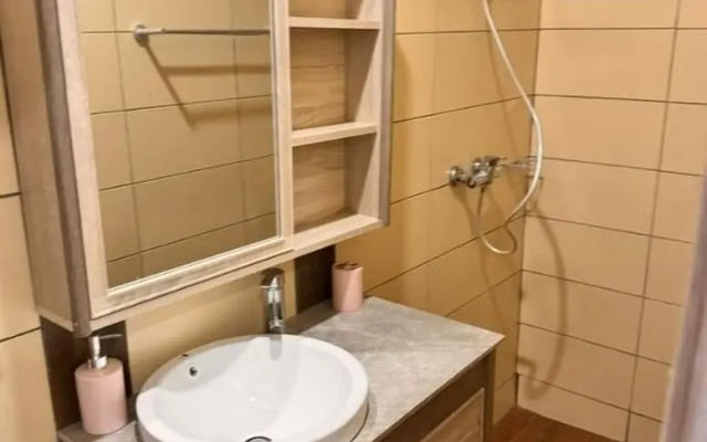 Everluxe Residence