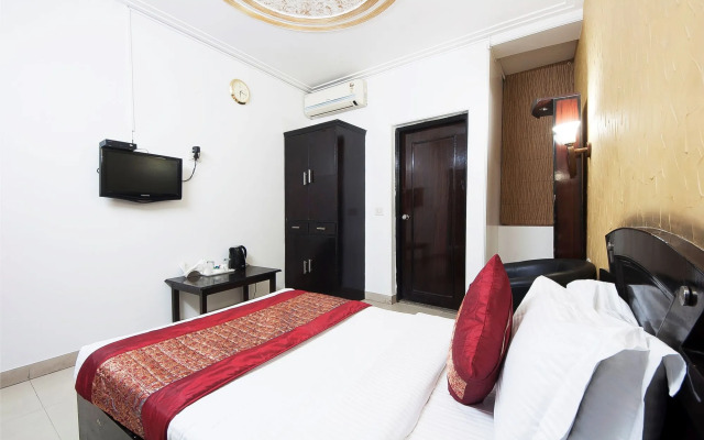 ADB Rooms Hotel Noratan Palace