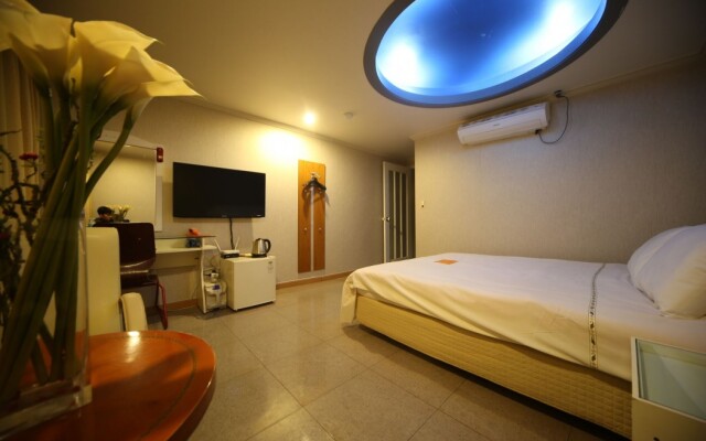 NOVA Motel