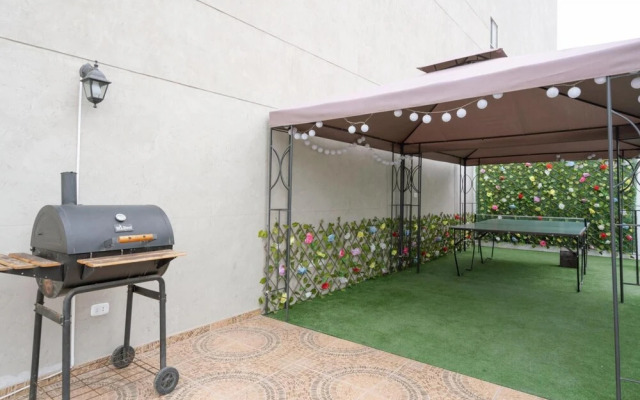 Exclusive Penthouse With Private Rooftop Jacuzzi BBQ Game Room