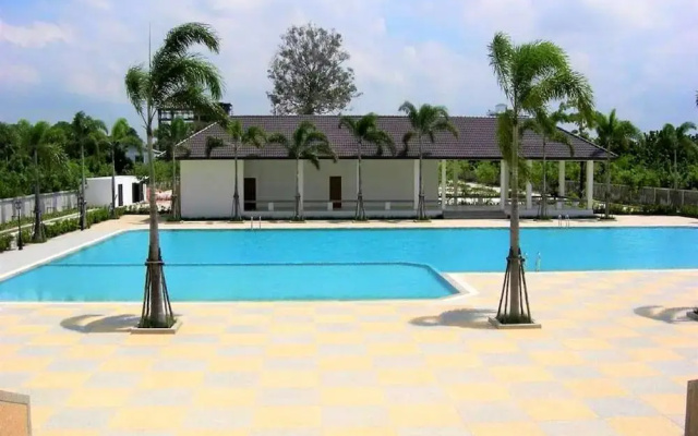 View Talay 8 Large Studio Apartment With sea View Pattaya